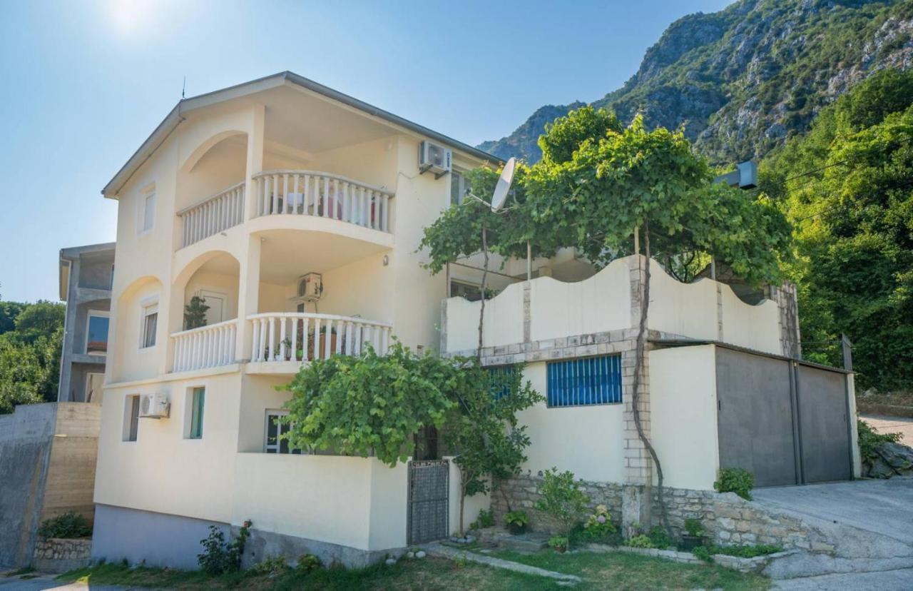 Apartments Zeko Долни Морин Екстериор снимка